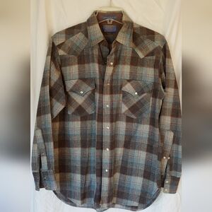 Pendleton Mens VTG Wool Plaid Shirt w/ Pearl Snaps Size M in Brown Grey Blue Red